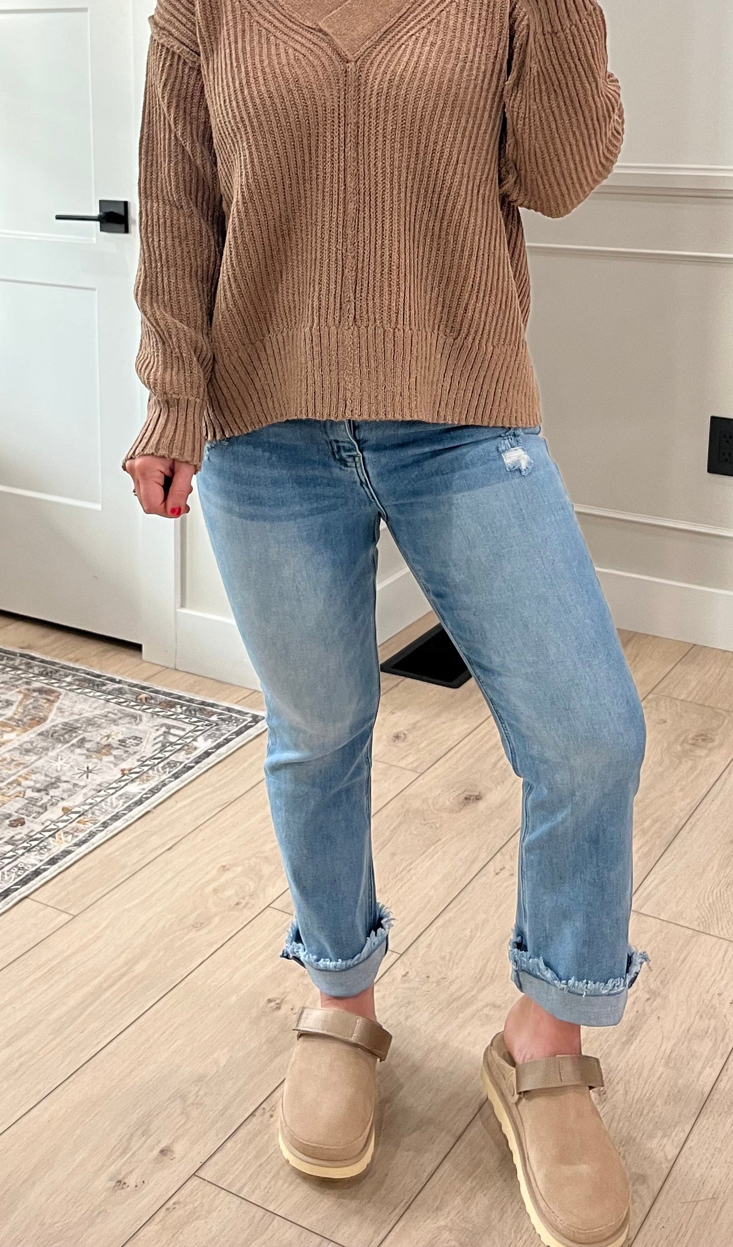 High Rise Straight Raw Hem - Light Wash