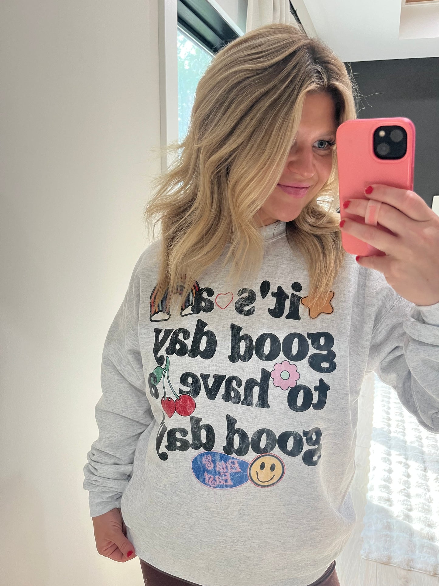 Good Day Pullover - Mama